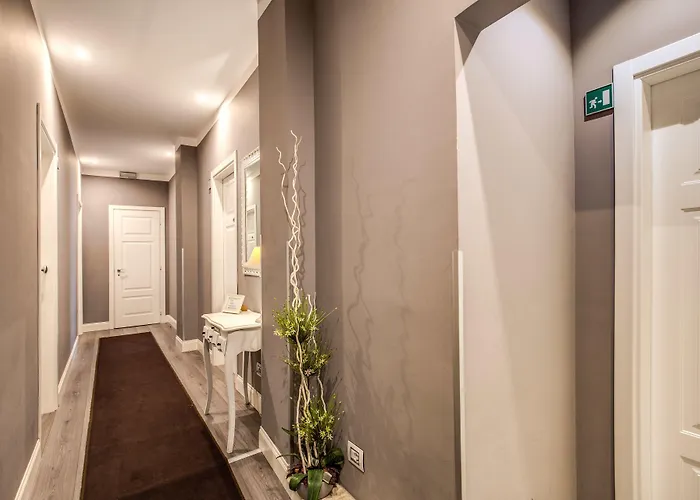 Residenza Castrense לינה וארוחת בוקר 4*